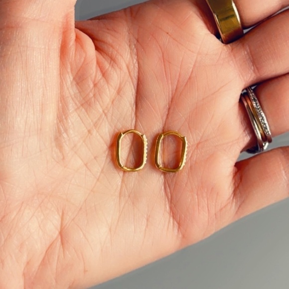 14k Gold CZ Oval Huggie Earrings - Picture 7 of 8